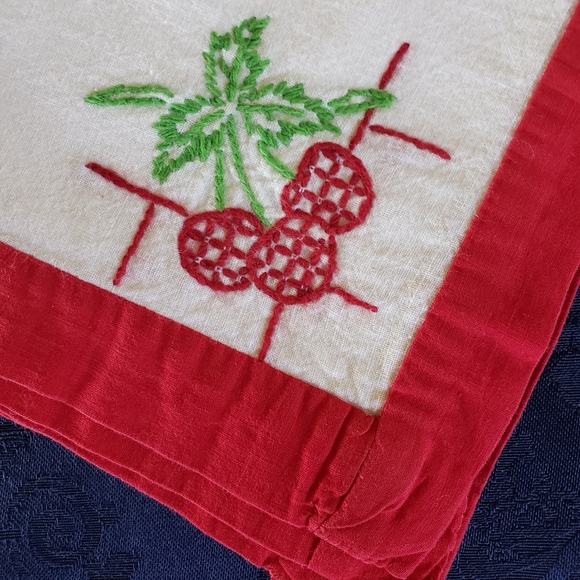 Lot of 3 VTG Hand Embroidered Table Topper Napkins Placemat Cherry Red White VTG - Picture 8 of 8